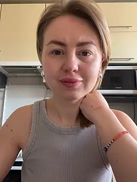 Snapshot of MartaLuna_ chatting on March 2, 2026, 6:47 am MartaLuna online show from March 2, 2026, 6:47 am