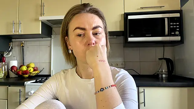 MartaLuna  online show from March 27, 2026, 10:16 am