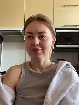 Snapshot of MartaLuna_ chatting on March 2, 2026, 7:15 am MartaLuna online show from March 2, 2026, 7:15 am