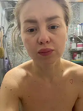 Snapshot of MartaLuna_ chatting on January 15, 2026, 8:34 pm MartaLuna online show from January 15, 2026, 8:34 pm