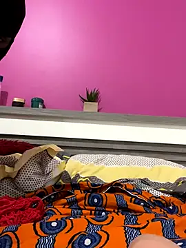 Snapshot of douceebene chatting on October 10, 2025, 7:15 pm douceebene online show from October 10, 2025, 7:15 pm