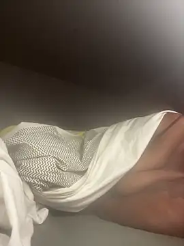 Snapshot of douceebene chatting on October 30, 2025, 10:39 pm douceebene online show from October 30, 2025, 10:39 pm