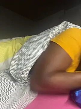 Snapshot of douceebene chatting on October 13, 2025, 8:10 pm douceebene online show from October 13, 2025, 8:10 pm