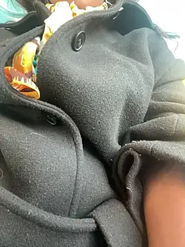 Snapshot of douceebene chatting on October 26, 2025, 11:32 am douceebene online show from October 26, 2025, 11:32 am