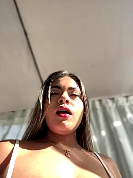 Snapshot of MayaMoanXXX chatting on October 18, 2025, 1:02 pm MayaMoanXXX online show from October 18, 2025, 1:02 pm