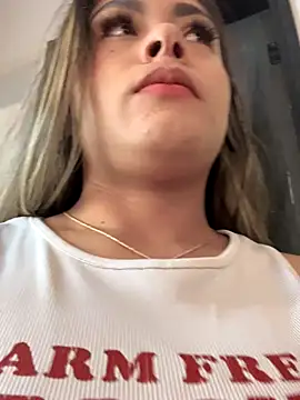 Snapshot of MayaMoanXXX chatting on October 2, 2025, 1:03 pm MayaMoanXXX online show from October 2, 2025, 1:03 pm