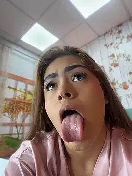 MayaMoanXXX online show from April 8, 2026, 1:12 pm