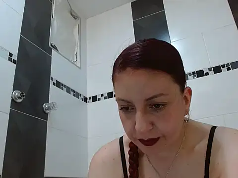 helenn653342 online show from September 17, 2025, 4:09 pm