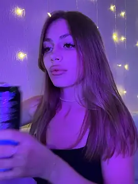 Snapshot of Elizabeth_Tay chatting on October 19, 2025, 5:05 pm Elizabeth Tay online show from October 19, 2025, 5:05 pm