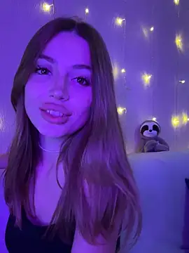 Snapshot of Elizabeth_Tay chatting on October 18, 2025, 5:37 pm Elizabeth Tay online show from October 18, 2025, 5:37 pm