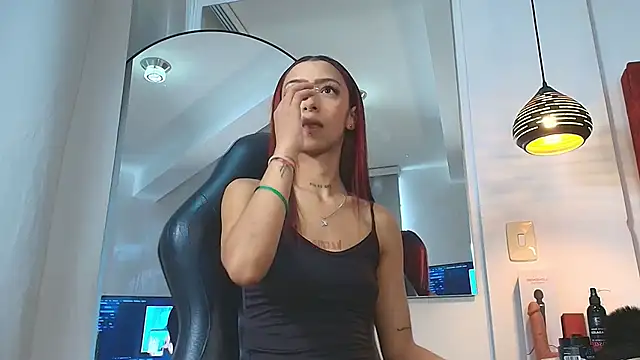 emma hearths online show from October 30, 2025, 7:33 pm