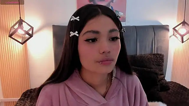Evaa rosee  online show from September 26, 2025, 12:34 pm