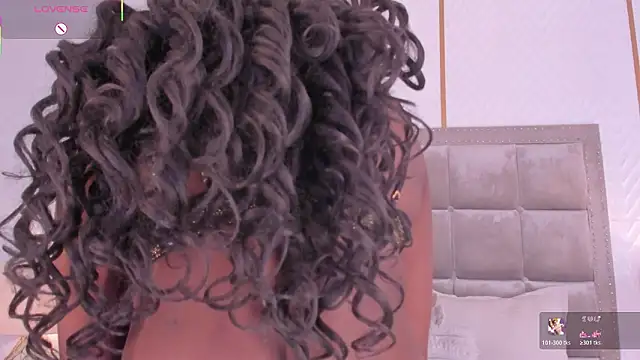 DakotaWangi online show from February 9, 2026, 4:21 am