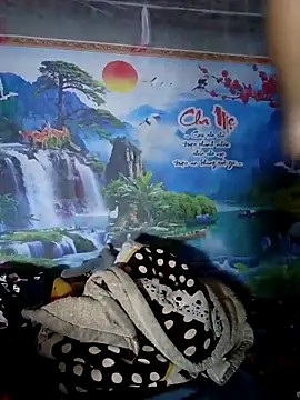 Vy xx online show from October 8, 2025, 5:53 am