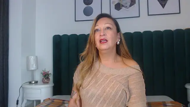 Snapshot of VictoriaQueen_Fg chatting on October 6, 2025, 12:39 pm VictoriaQueen Fg online show from October 6, 2025, 12:39 pm