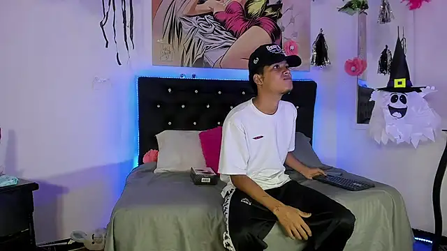 Snapshot of xxKamadevaxx chatting on October 23, 2025, 12:26 pm xxKamadevaxx online show from October 23, 2025, 12:26 pm