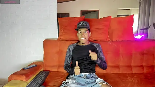 Snapshot of xxKamadevaxx chatting on October 27, 2025, 12:39 pm xxKamadevaxx online show from October 27, 2025, 12:39 pm