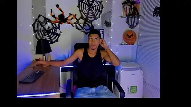 Snapshot of xxKamadevaxx chatting on October 16, 2025, 12:24 pm xxKamadevaxx online show from October 16, 2025, 12:24 pm