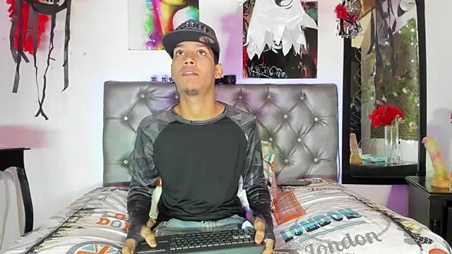 Snapshot of xxKamadevaxx chatting on October 24, 2025, 12:26 pm xxKamadevaxx online show from October 24, 2025, 12:26 pm