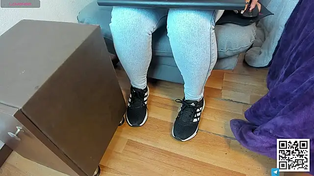 Snapshot of Shantal__G chatting on March 5, 2026, 12:13 pm Shantal G online show from March 5, 2026, 12:13 pm