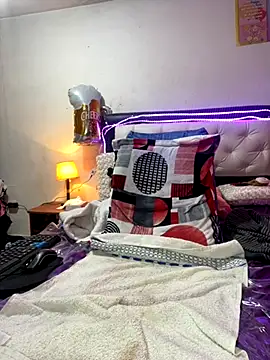 Snapshot of Emma__Fox_ chatting on October 2, 2025, 5:05 pm Emma Fox online show from October 2, 2025, 5:05 pm