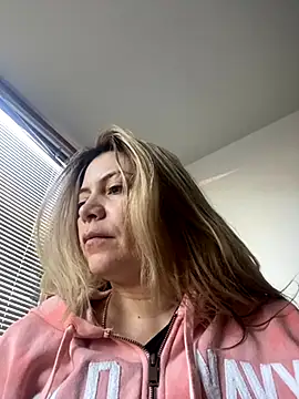 Snapshot of pamelaqenn_2 chatting on November 1, 2025, 10:03 pm pamelaqenn 2 online show from November 1, 2025, 10:03 pm