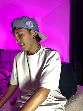 Snapshot of NaytonFreeman chatting on October 20, 2025, 11:38 pm NaytonFreeman online show from October 20, 2025, 11:38 pm