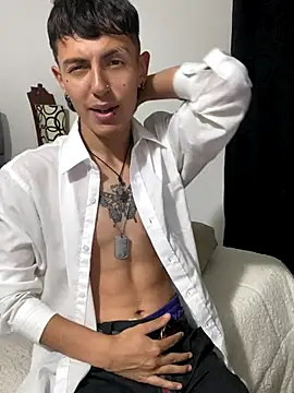 Snapshot of NaytonFreeman chatting on September 21, 2025, 2:39 am NaytonFreeman online show from September 21, 2025, 2:39 am