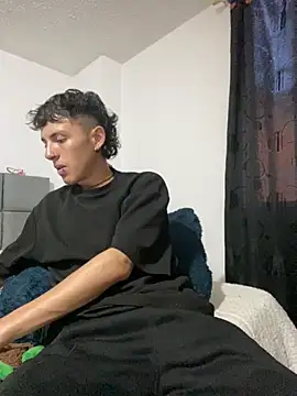 Snapshot of NaytonFreeman chatting on October 1, 2025, 10:13 pm NaytonFreeman online show from October 1, 2025, 10:13 pm