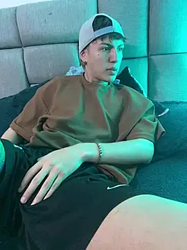 Snapshot of NaytonFreeman chatting on February 18, 2026, 12:23 pm NaytonFreeman online show from February 18, 2026, 12:23 pm