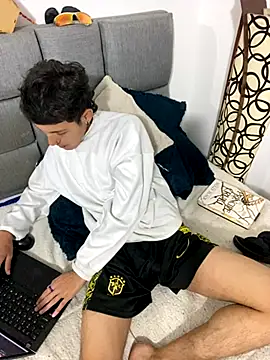 Snapshot of NaytonFreeman chatting on September 16, 2025, 12:11 am NaytonFreeman online show from September 16, 2025, 12:11 am