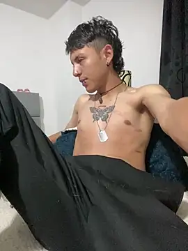 Snapshot of NaytonFreeman chatting on October 7, 2025, 11:17 pm NaytonFreeman online show from October 7, 2025, 11:17 pm