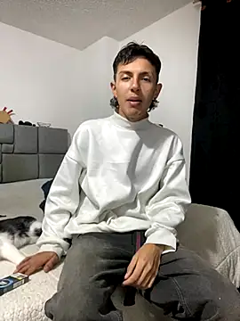 Snapshot of NaytonFreeman chatting on September 27, 2025, 2:28 am NaytonFreeman online show from September 27, 2025, 2:28 am