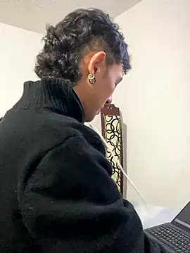 Snapshot of NaytonFreeman chatting on October 3, 2025, 10:33 pm NaytonFreeman online show from October 3, 2025, 10:33 pm