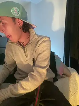 Snapshot of NaytonFreeman chatting on October 17, 2025, 12:14 am NaytonFreeman online show from October 17, 2025, 12:14 am