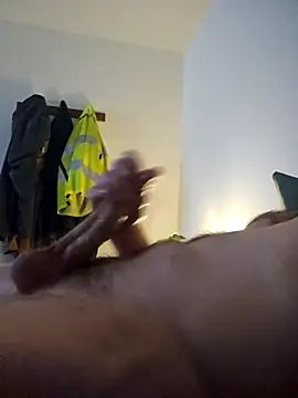 Snapshot of MrWest1887 chatting on October 5, 2025, 1:29 am MrWest1887 online show from October 5, 2025, 1:29 am