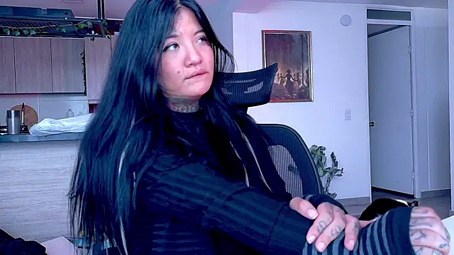 Unatatuada online show from December 4, 2025, 7:46 pm