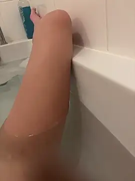 IceEyesUK online show from October 23, 2025, 6:39 pm