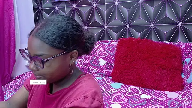 Snapshot of CandyKs1 chatting on September 13, 2025, 6:19 pm CandyKs1 online show from September 13, 2025, 6:19 pm