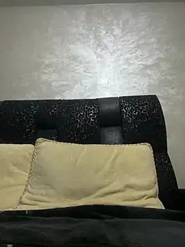 lara9Qouin online show from March 31, 2026, 10:01 pm