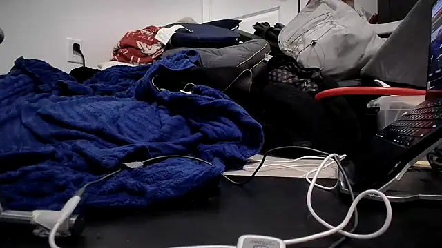 Snapshot of jasoncali305 chatting on October 21, 2025, 8:14 am jasoncali305 online show from October 21, 2025, 8:14 am