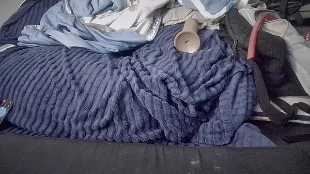 jasoncali305 online show from November 3, 2025, 8:18 am