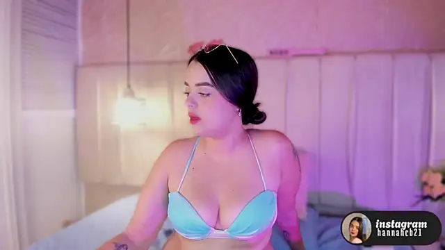 hannahst  online show from November 14, 2025, 8:12 pm