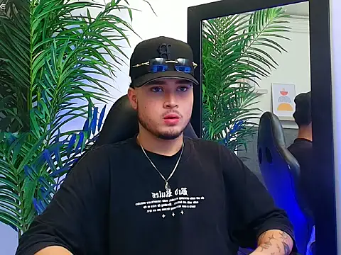 SALVATORE MULLER1 online show from October 9, 2025, 10:43 pm