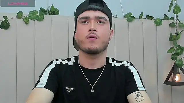 SALVATORE MULLER1 online show from November 11, 2025, 12:38 am