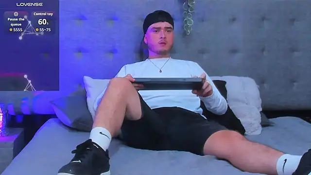 SALVATORE MULLER1 online show from November 10, 2025, 2:16 am