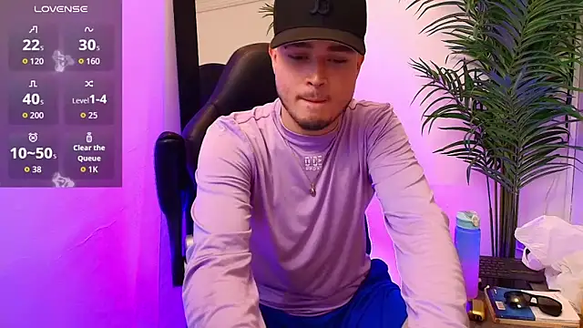 SALVATORE MULLER1 online show from October 6, 2025, 8:20 pm