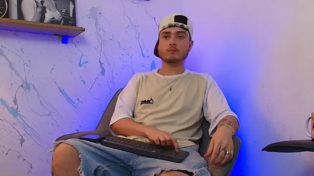 SALVATORE MULLER1 online show from October 22, 2025, 9:03 pm