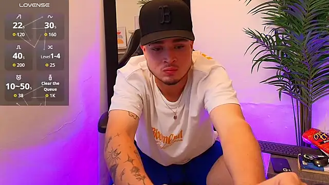 SALVATORE MULLER1 online show from October 5, 2025, 10:44 pm