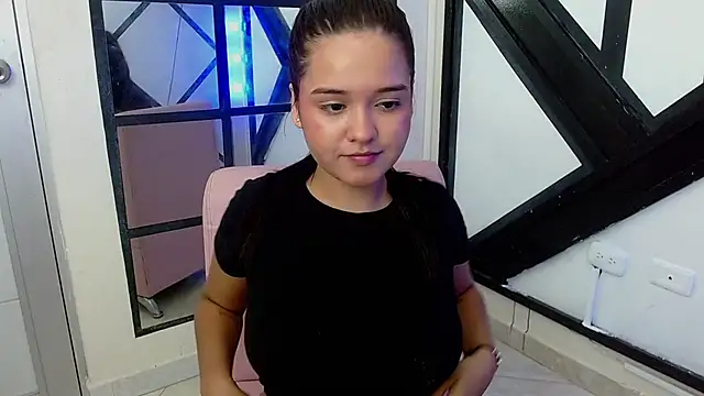 Snapshot of sarai_mv1 chatting on September 16, 2025, 6:31 pm sarai mv1 online show from September 16, 2025, 6:31 pm